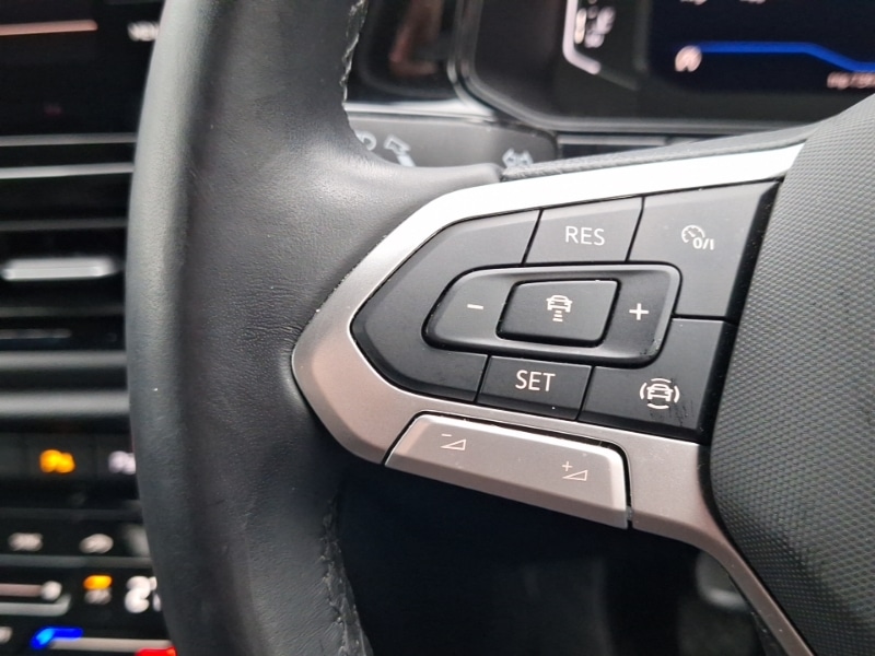 Used Volkswagen T-Roc 2023 for sale - 76771477: Photo 14