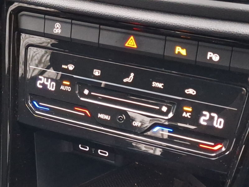 Used Volkswagen T-Roc 2023 for sale - 76771477: Photo 16