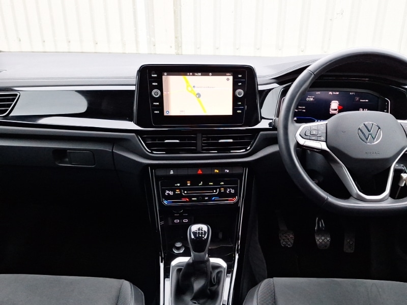 Used Volkswagen T-Roc 2023 for sale - 76771477: Photo 2