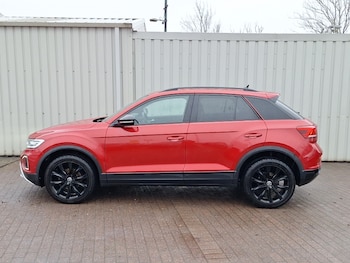Used Volkswagen T-Roc 2023 for sale - 76771477: Photo