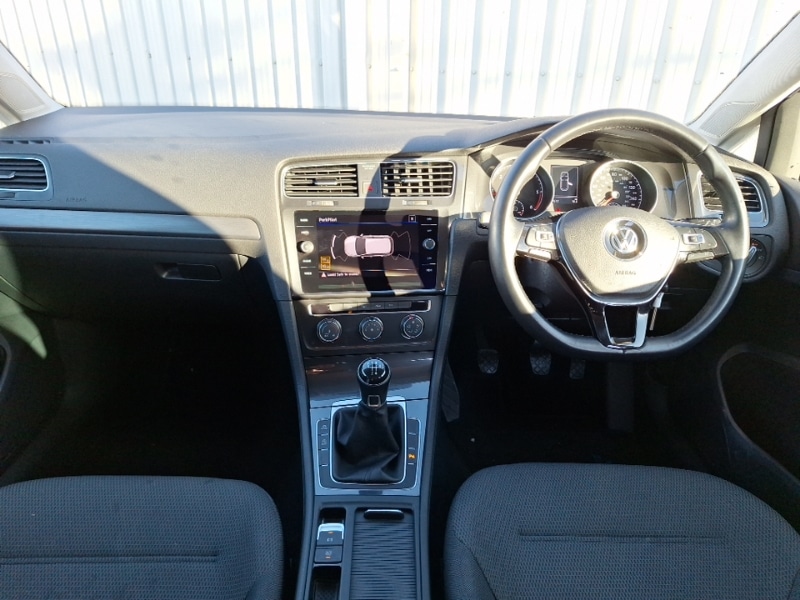 Used Volkswagen Golf 2019 for sale - 76643944: Photo 2