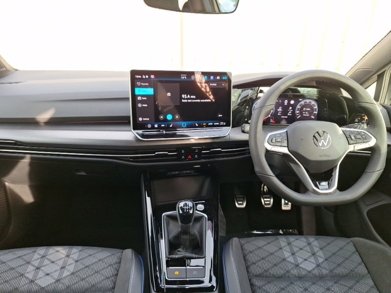 Used Volkswagen Golf 2025 for sale - 76911690: Photo 2