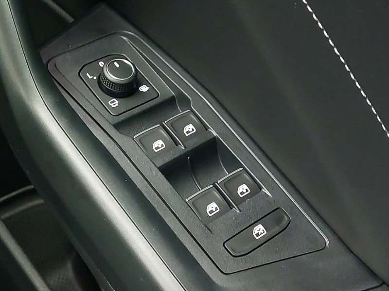 Used Volkswagen T-Roc 2025 for sale - 77786663: Photo 15