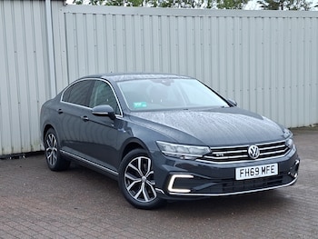 Volkswagen - Passat