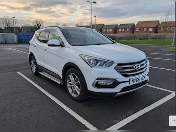Used Hyundai Santa Fe 2017 for sale - 77769501: Photo