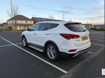Used Hyundai Santa Fe 2017 for sale - 77769501: Photo