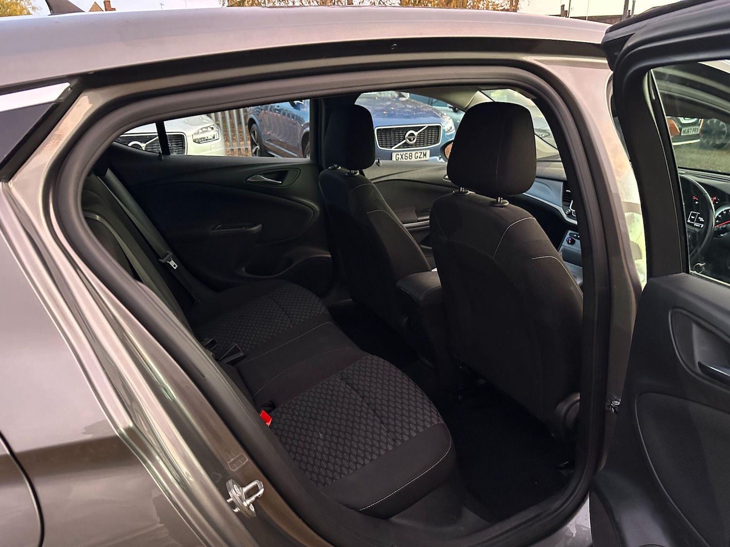 Used Vauxhall Astra 2017 for sale - 76499957: Photo 6