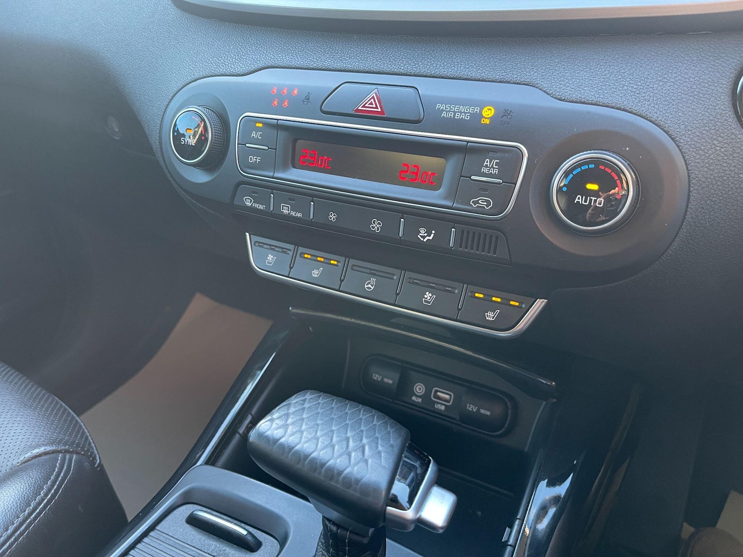 Used Kia Sorento 2016 for sale - 76786729: Photo 9