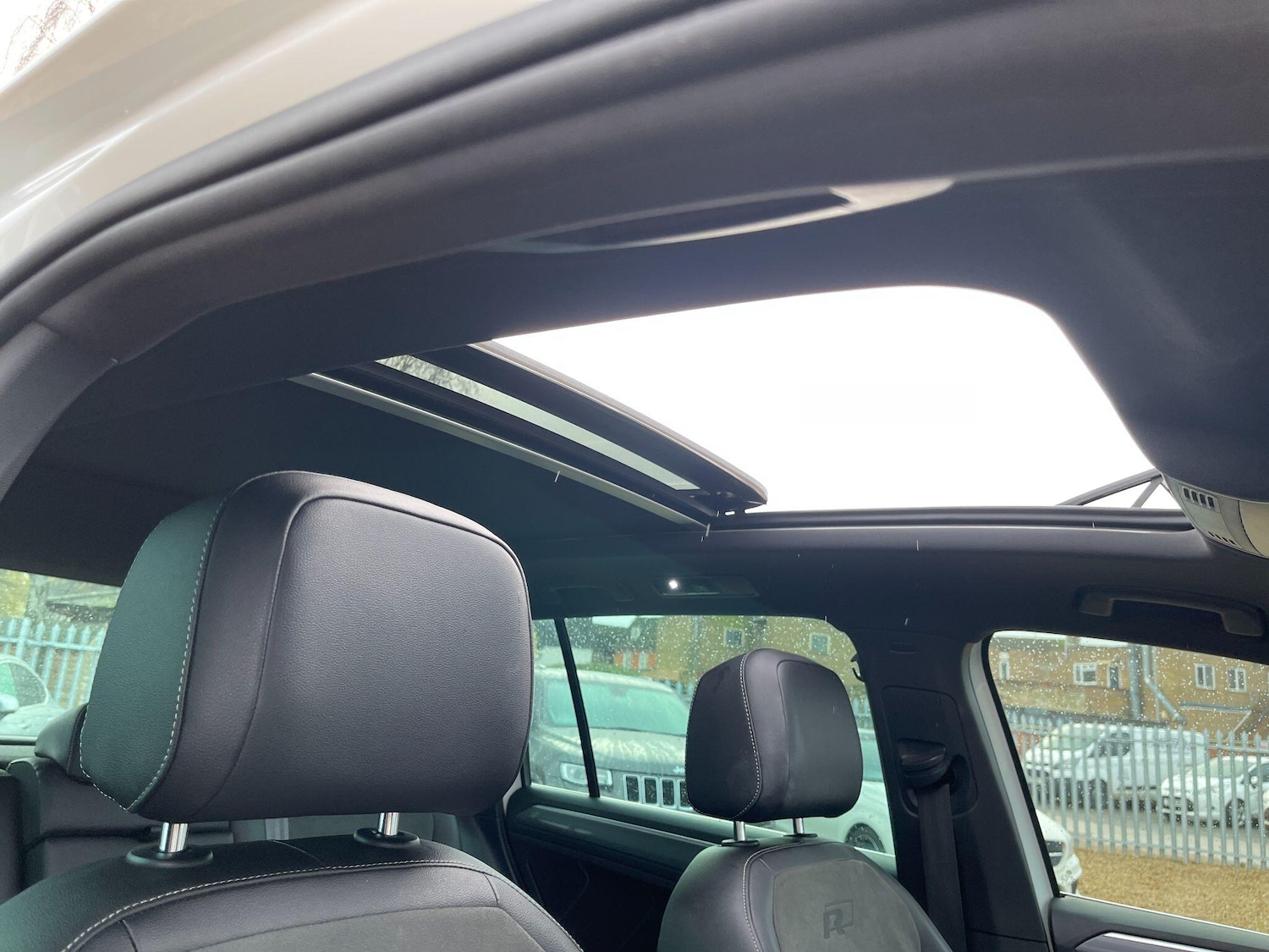 Used Volkswagen Tiguan 2018 for sale - 76839392: Photo 10