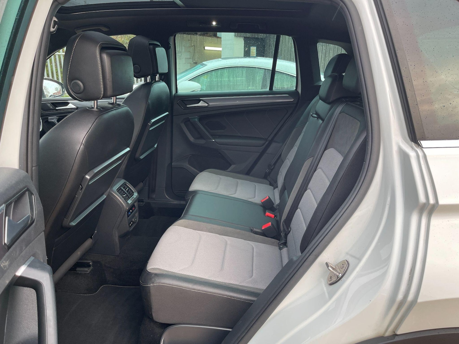 Used Volkswagen Tiguan 2018 for sale - 76839392: Photo 14