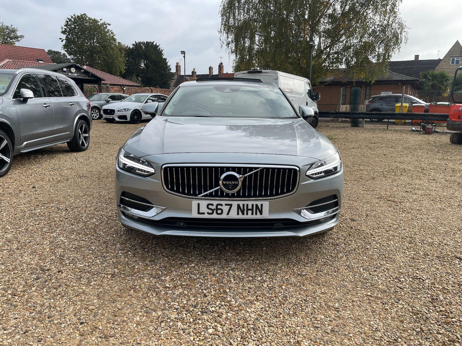 Used Volvo S90 2017 for sale - 77120353: Photo 2