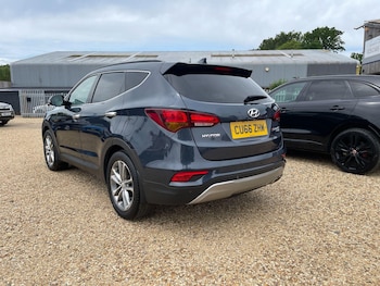 Used Hyundai Santa Fe 2016 for sale - 78741356: Photo