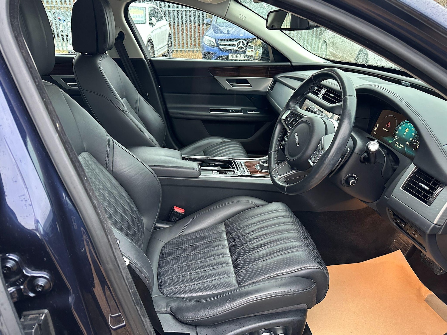 Used Jaguar XF 2017 for sale - 77191768: Photo 9