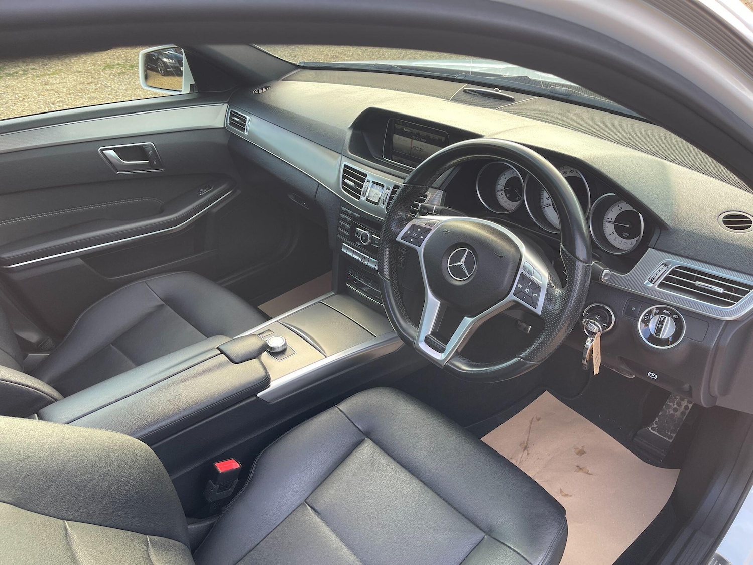 Used Mercedes-Benz E Class 2014 for sale - 76371434: Photo 8