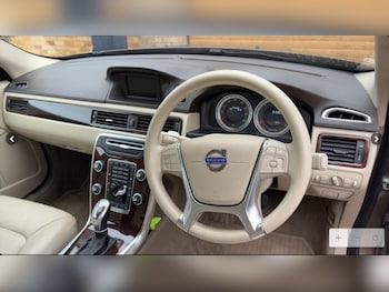Used Volvo V70 2013 for sale - 76441187: Photo