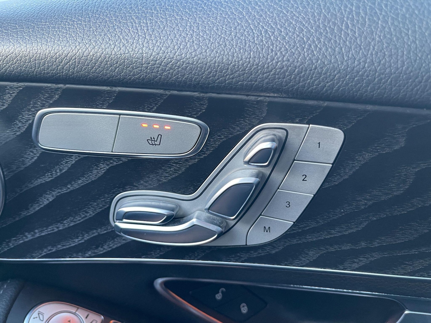 Used Mercedes-Benz GLC 2017 for sale - 76786875: Photo 25