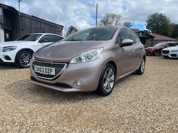 Used Peugeot 208 2013 for sale - 78573560: Photo