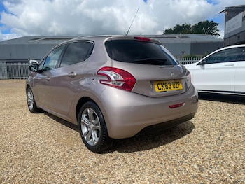 Used Peugeot 208 2013 for sale - 78573560: Photo