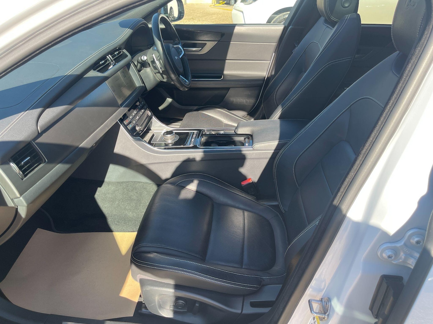 Used Jaguar XF 2017 for sale - 76189752: Photo 20