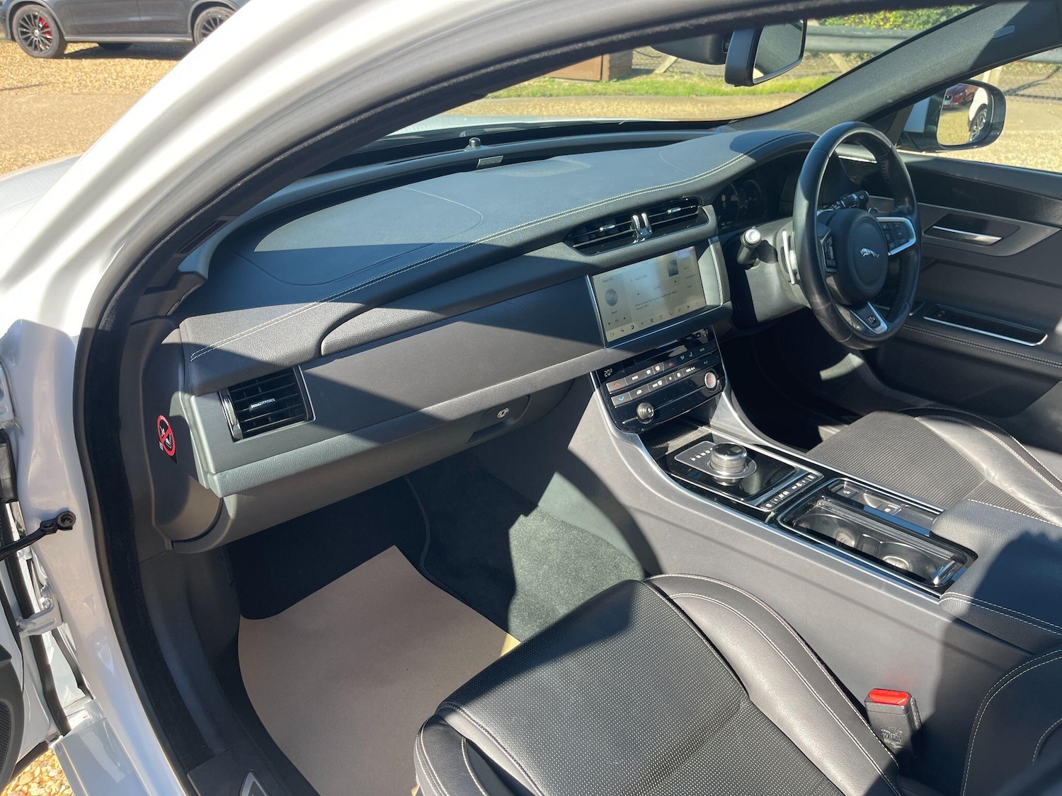 Used Jaguar XF 2017 for sale - 76189752: Photo 21
