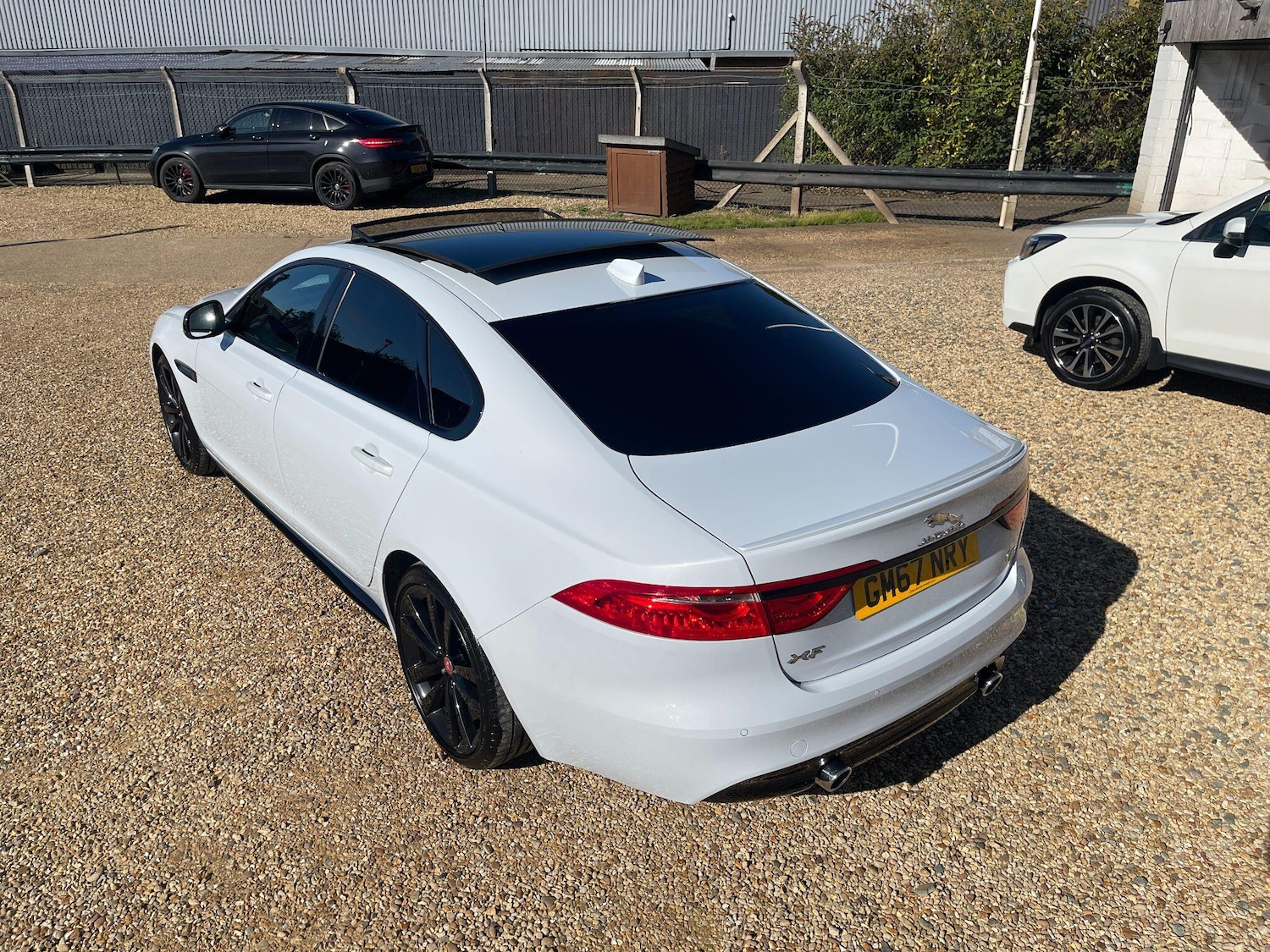 Used Jaguar XF 2017 for sale - 76189752: Photo 4