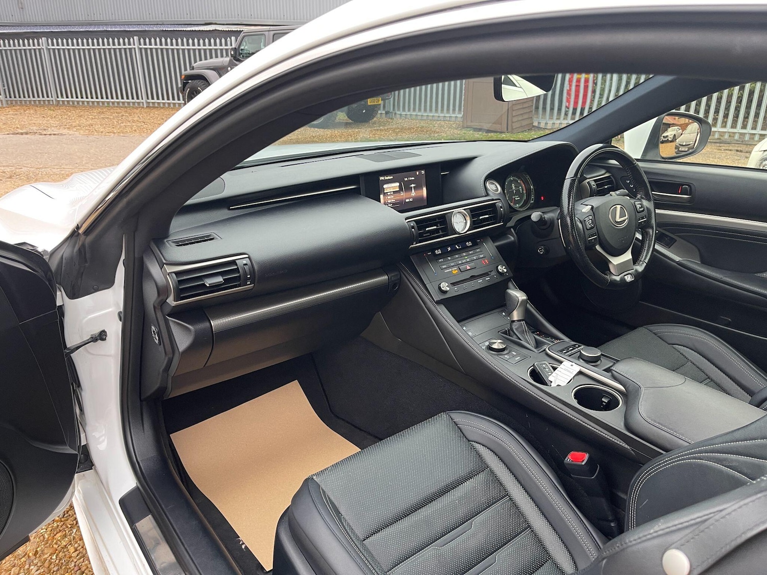 Used Lexus RC 2016 for sale - 76562132: Photo 16