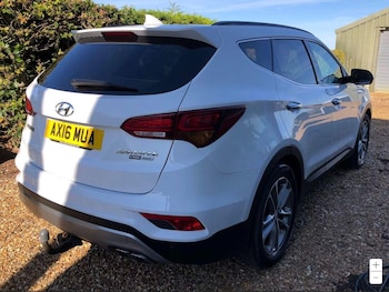 Used Hyundai Santa Fe 2016 for sale - 79532322: Photo