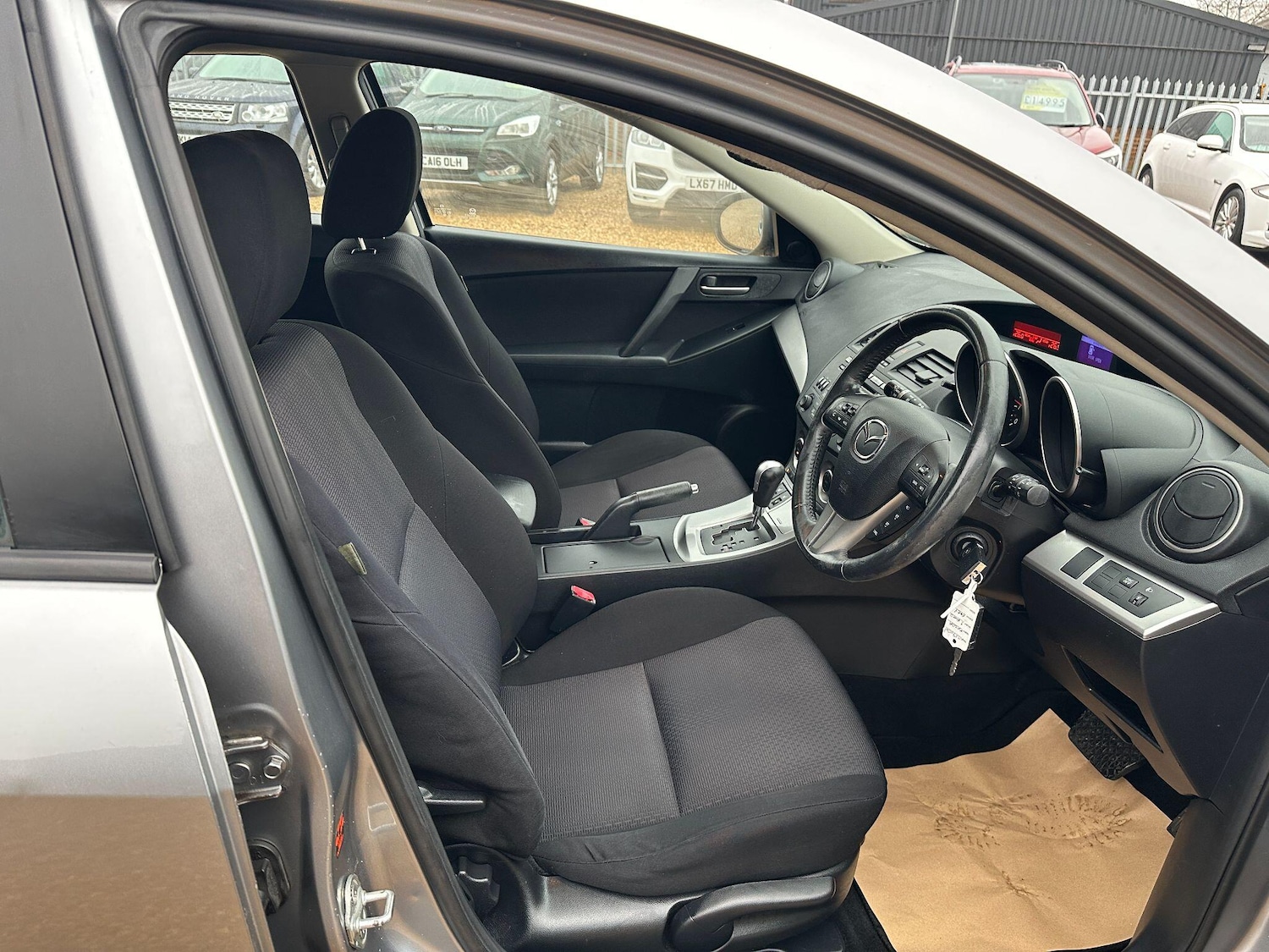 Used Mazda Mazda3 2009 for sale - 77467882: Photo 11