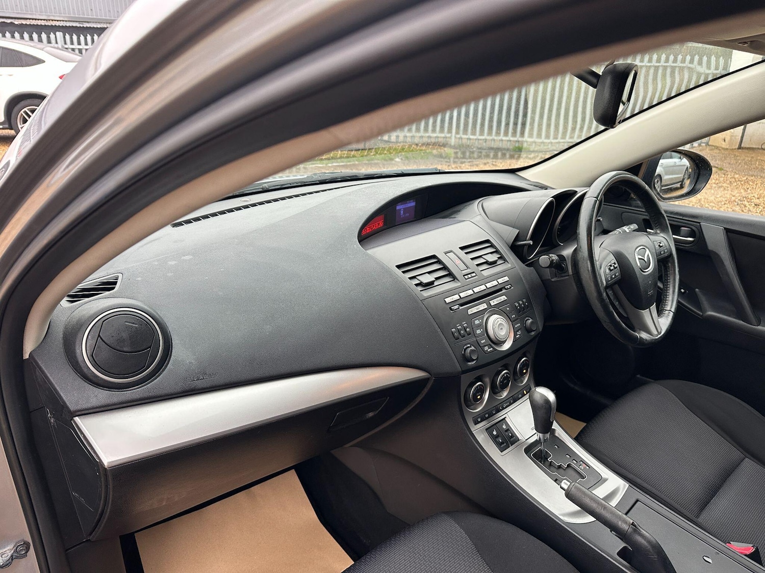 Used Mazda Mazda3 2009 for sale - 77467882: Photo 7