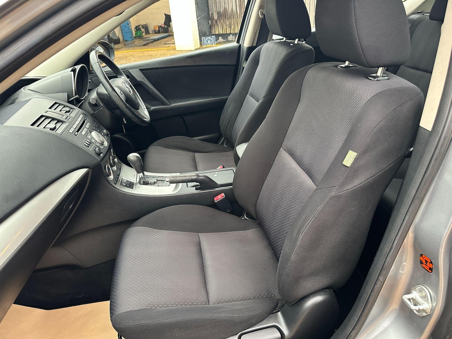 Used Mazda Mazda3 2009 for sale - 77467882: Photo 8