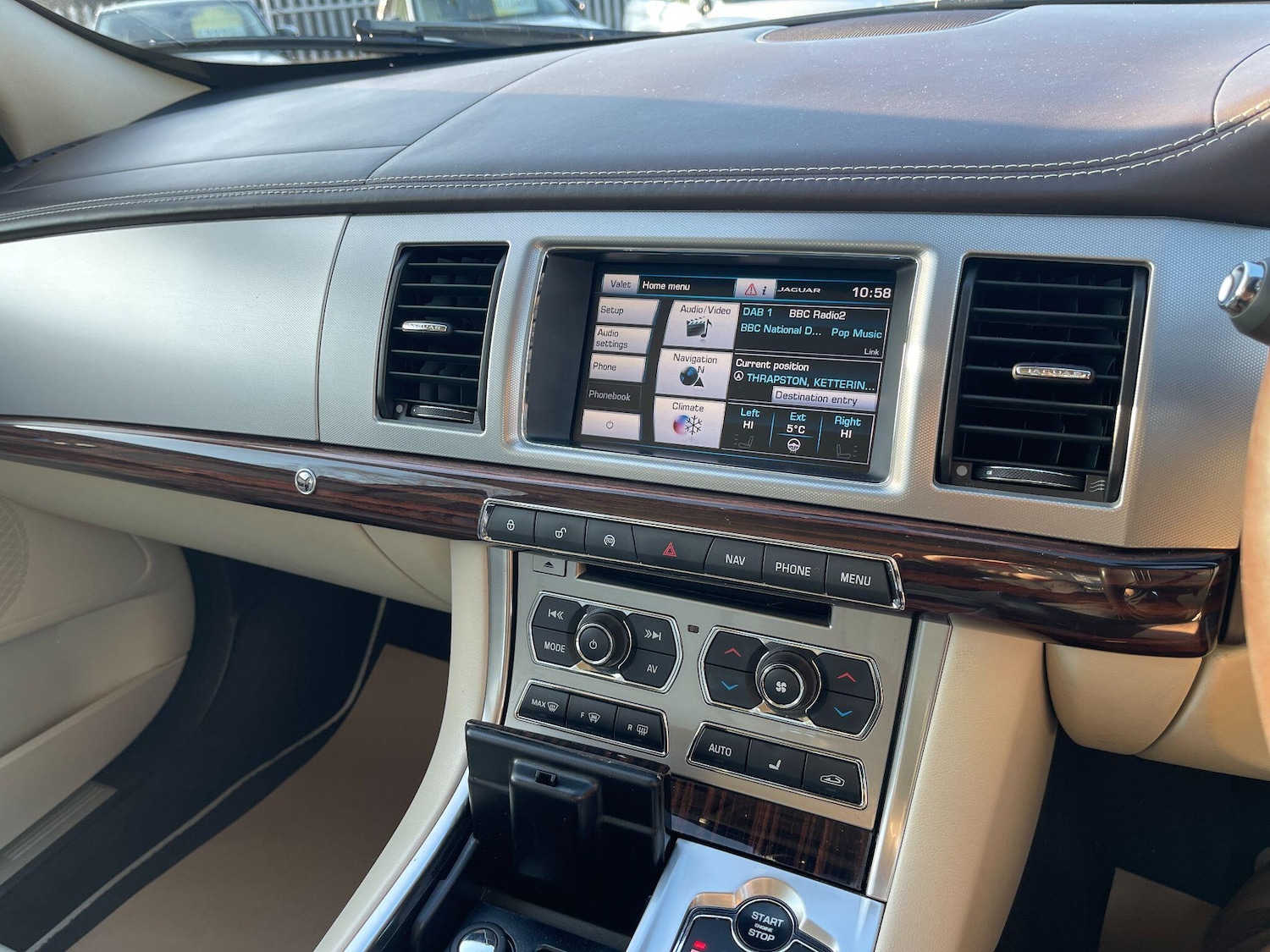 Used Jaguar XF 2015 for sale - 77203799: Photo 10