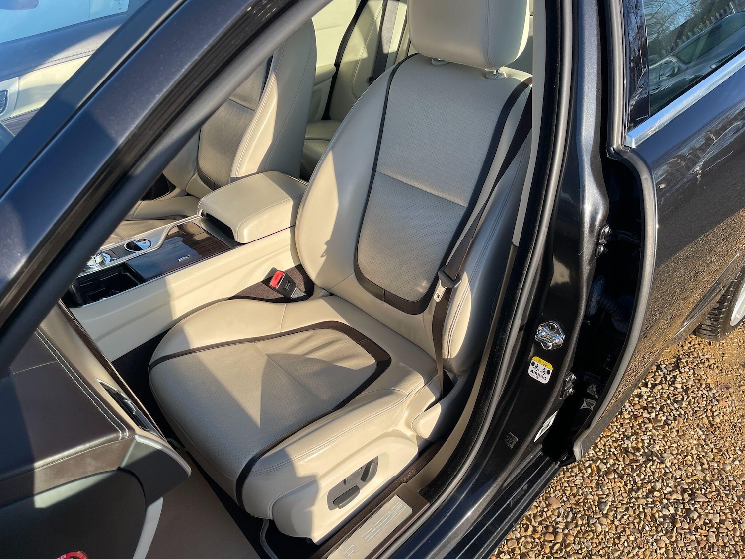 Used Jaguar XF 2015 for sale - 77203799: Photo 19