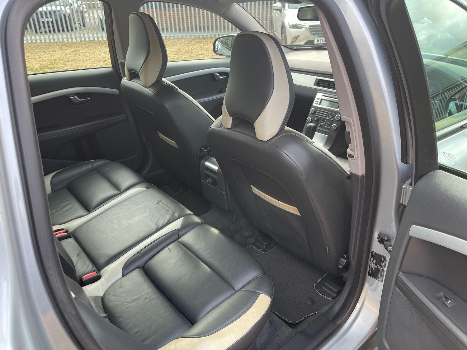 Used Volvo V70 2011 for sale - 76472588: Photo 12