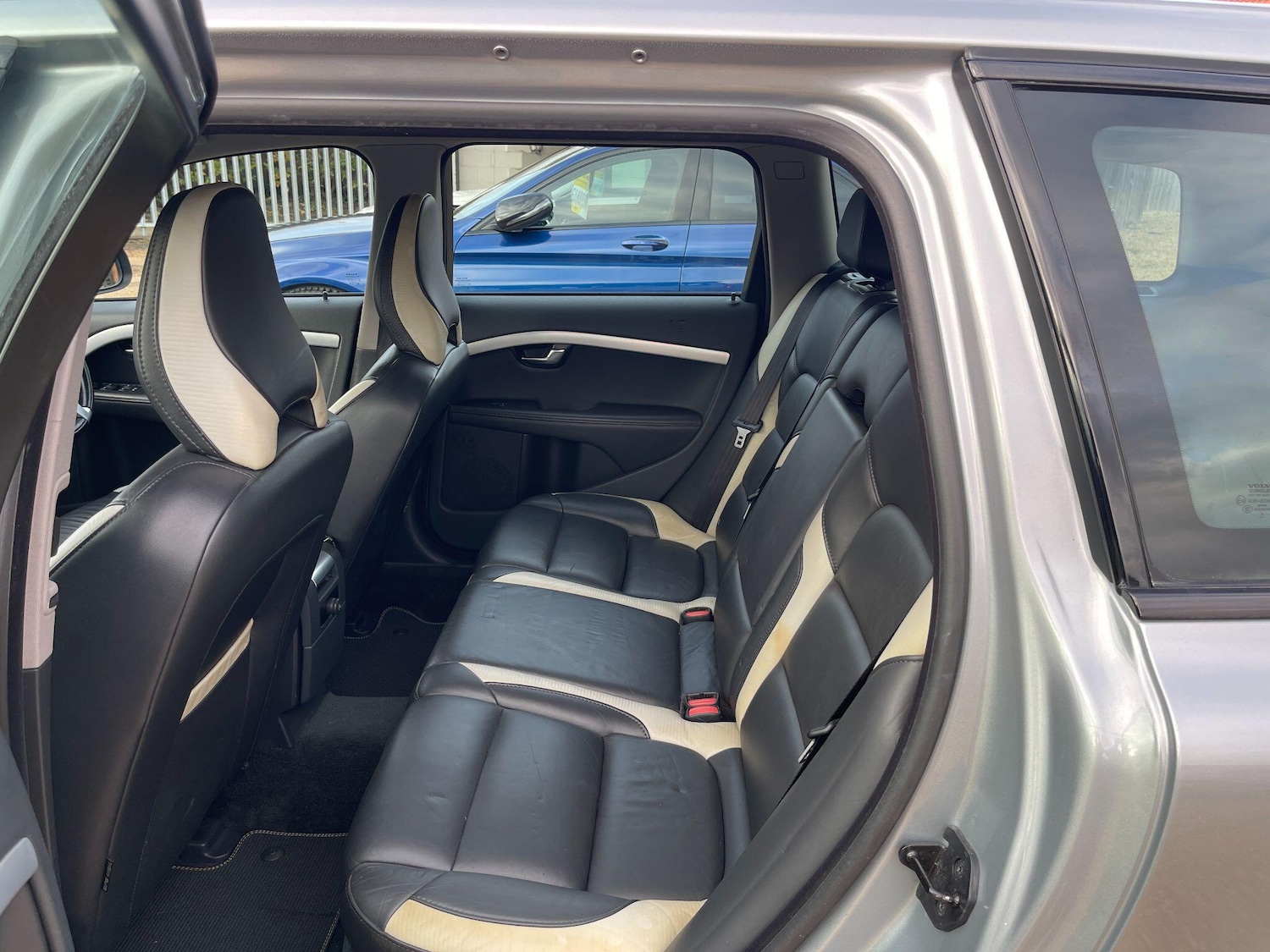 Used Volvo V70 2011 for sale - 76472588: Photo 13