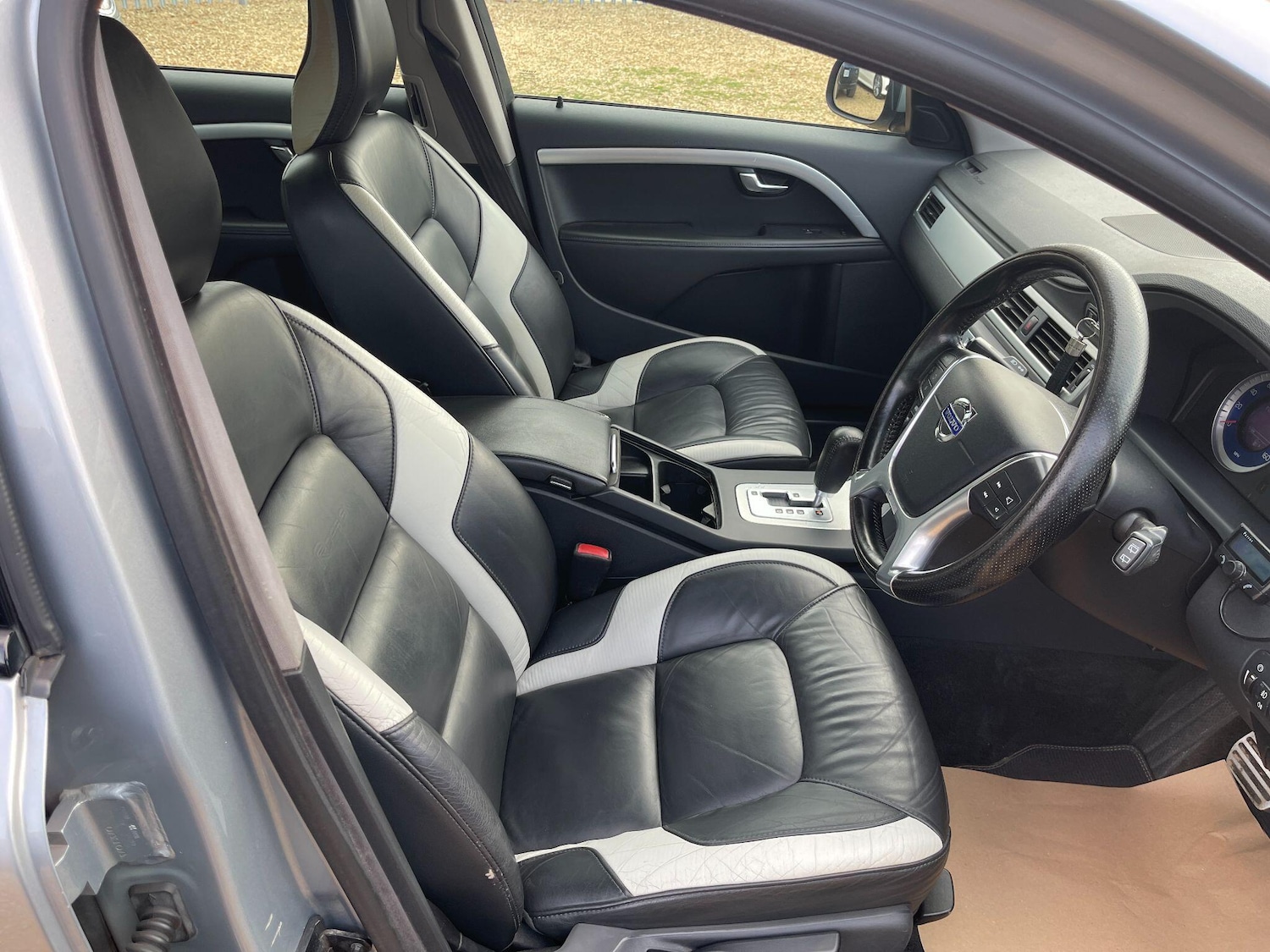 Used Volvo V70 2011 for sale - 76472588: Photo 7