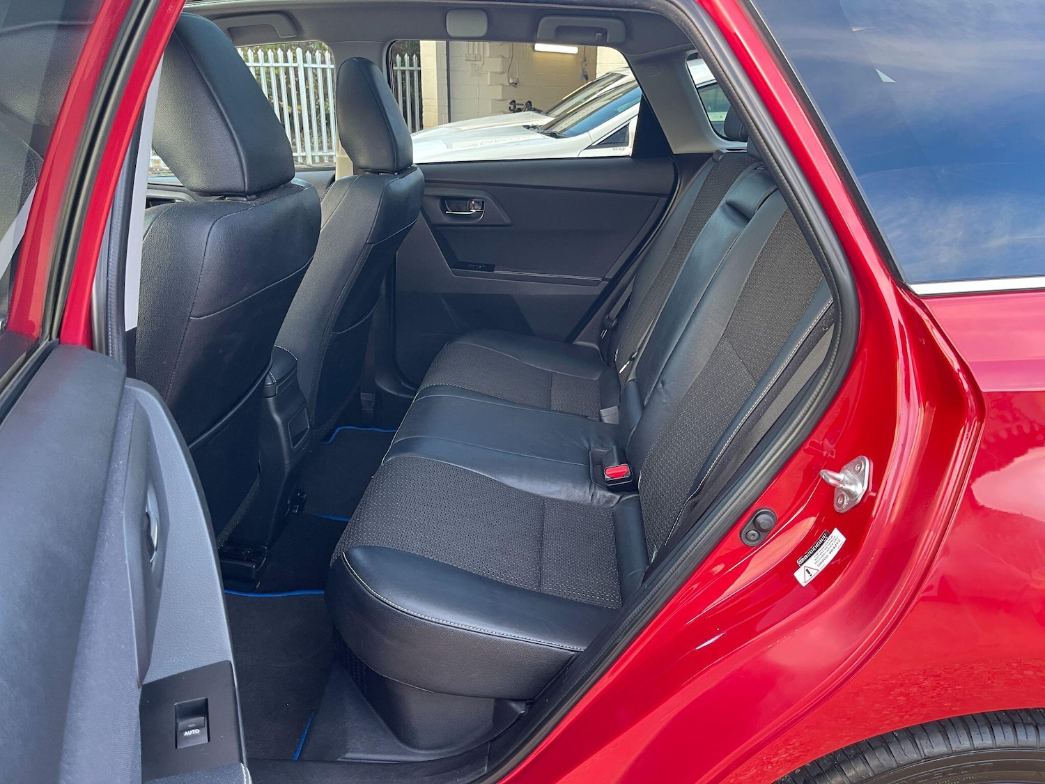 Used Toyota Auris 2014 for sale - 76549689: Photo 17