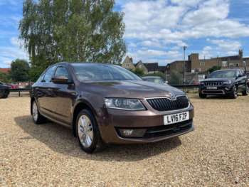 2016 (16) - 1.8 TSI Laurin & Klement DSG Euro 6 (s/s) 5dr