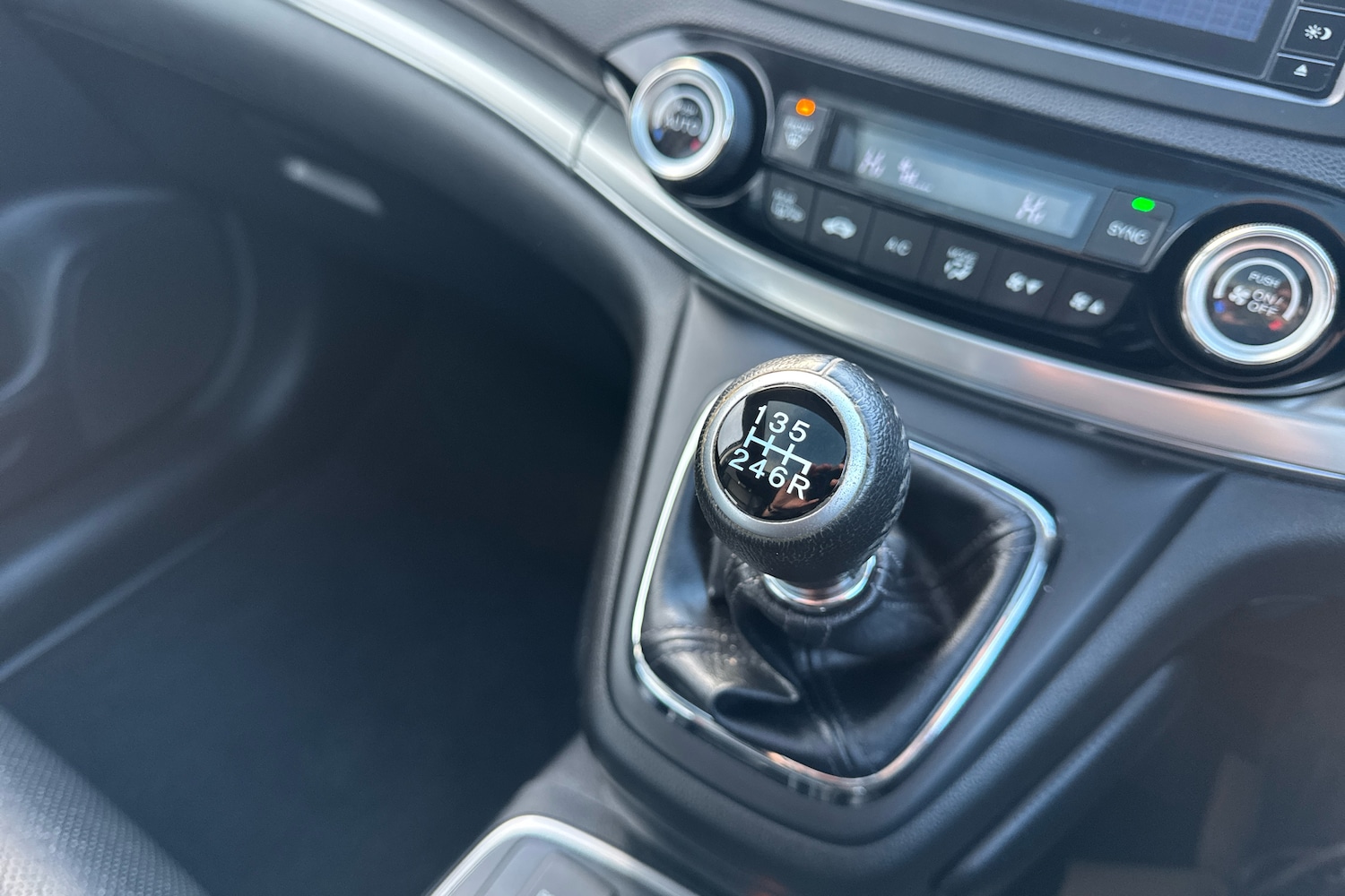 Used Honda CR-V 2016 for sale - 76241617: Photo 14