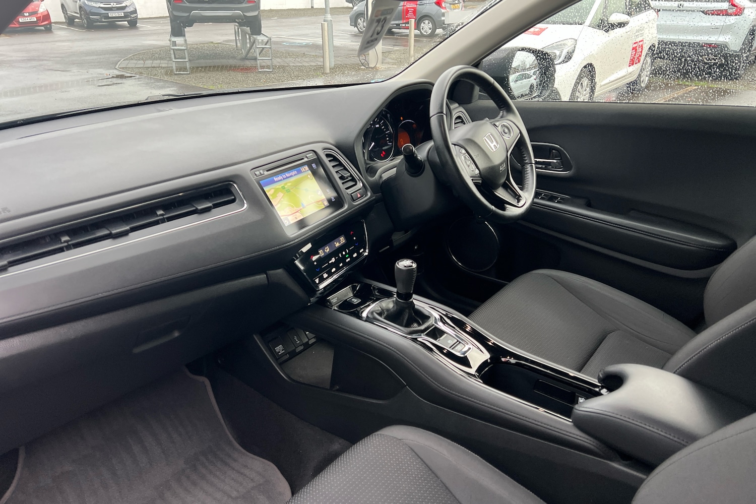 Used Honda HR-V 2018 for sale - 76515048: Photo 2