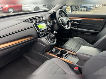 Used Honda CR-V 2019 for sale - 76696448: Photo