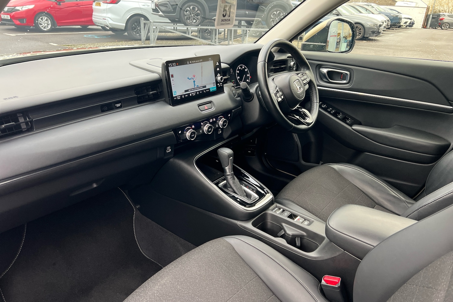 Used Honda HR-V 2023 for sale - 76501581: Photo 2