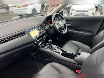 Used Honda HR-V 2015 for sale - 76241776: Photo