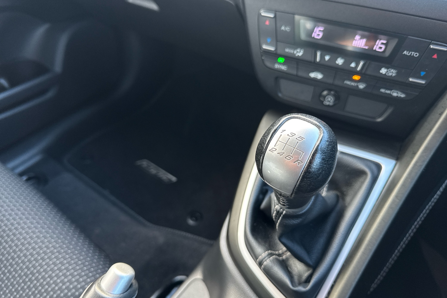 Used Honda Civic 2016 for sale - 76332115: Photo 18