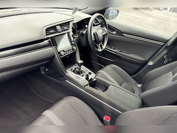 Used Honda Civic 2021 for sale - 76003539: Photo 2
