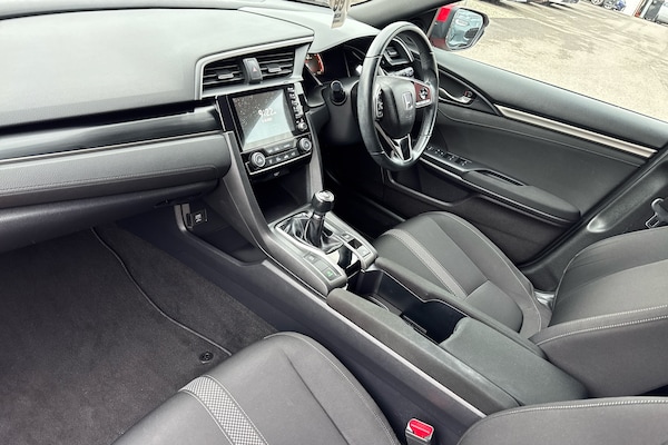 Used Honda Civic 2021 for sale - 76130646: Photo 2