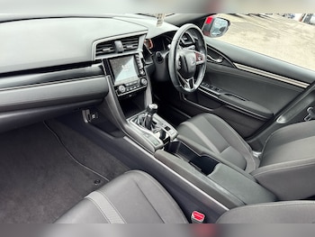 Used Honda Civic 2021 for sale - 76130646: Photo 2
