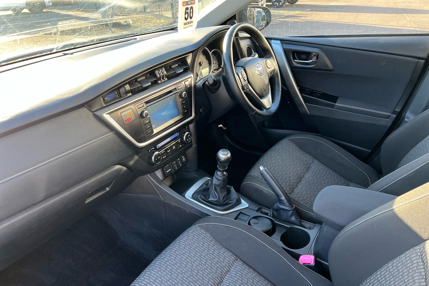 Used Toyota Auris 2014 for sale - 76780344: Photo 2