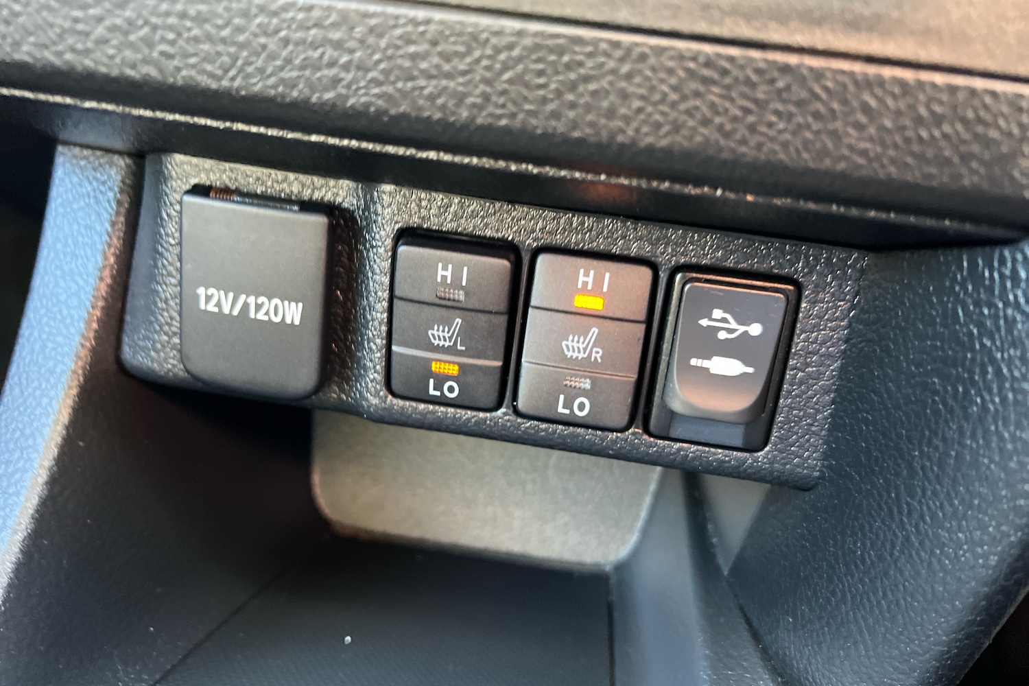 Used Toyota Auris 2014 for sale - 76780344: Photo 20