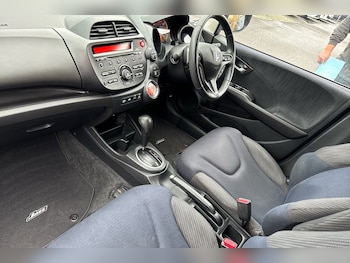 Used Honda Jazz 2014 for sale - 76420632: Photo