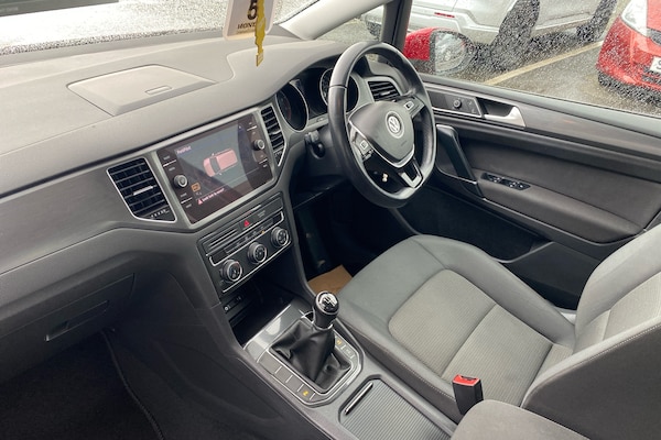 Used Volkswagen Golf SV 2018 for sale - 76145962: Photo 2